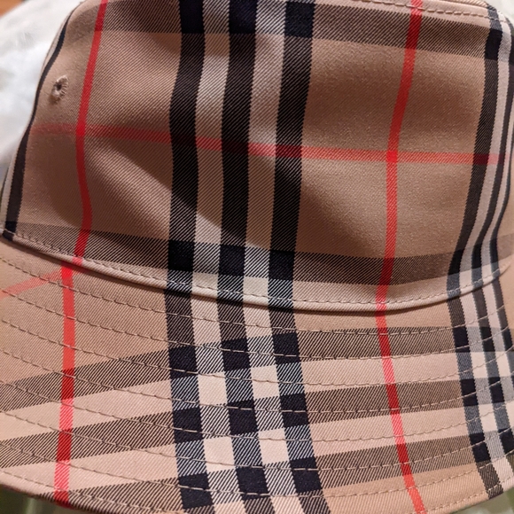 Burberry Bucket Hat - Picture 2 of 9